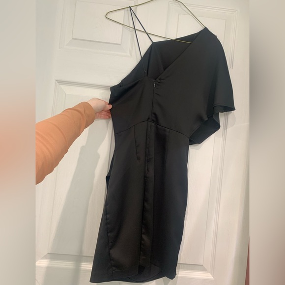 Off the shoulder tight black dress - Picture 3 of 3